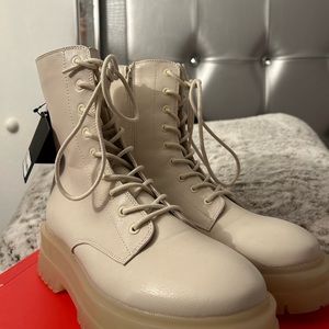 boots from forever 21!🤩💓BRAND NEW!!  size 8